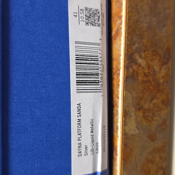 Stuart Weitzman Metallic Silver Dayna Platform Sandals/Heels - Picture 12 of 13